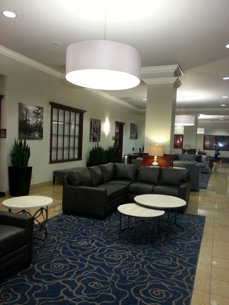 Doubletree By Hilton St. Louis Forest Park Exterior foto
